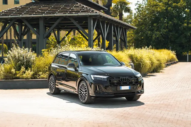 Audi Q7 50 TDI S-Line Edition 2025 — Cannes Luxury Car Rental, Cannes