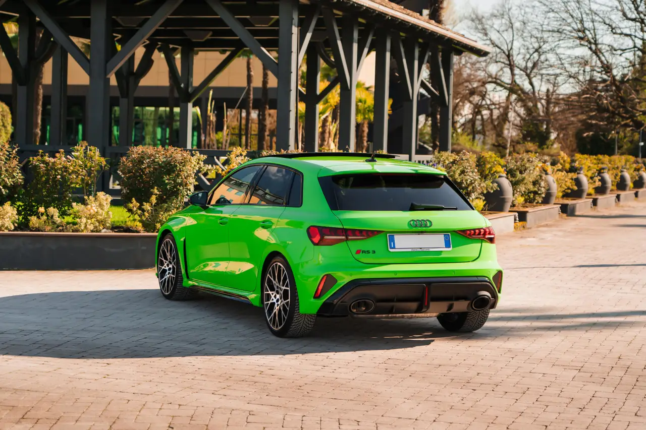Audi RS3 Restyling 2025, extérieur — Cannes Luxury Car Rental, Cannes. Audi RS3 Restyling in Cannes La location d'une Audi RS3 Restyling à Cannes propose un…