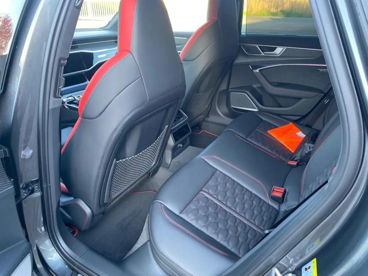 Audi RS6 2022, extérieur — Cannes Luxury Car Rental, Cannes. Audi RS6 in Cannes La location d'une Audi RS6 à Cannes propose une déclinaison sportive…