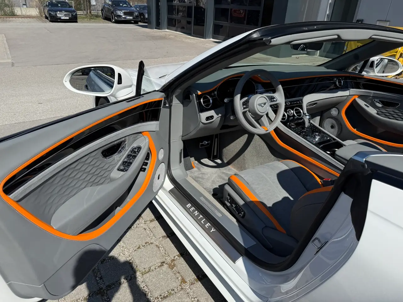 Bentley Continental GTC Speed 2025, vue avant — Cannes Luxury Car Rental, Cannes. Bentley Continental GTC Speed in Cannes Louer une Bentley Continental GTC Speed à Cannes…