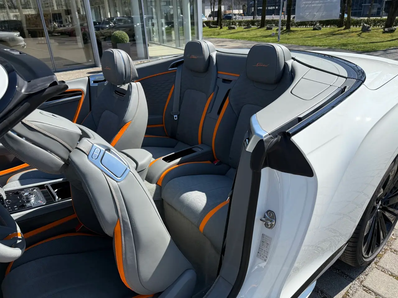Bentley Continental GTC Speed 2025, vue arrière — Cannes Luxury Car Rental, Cannes. Bentley Continental GTC Speed in Cannes Louer une Bentley Continental GTC Speed à Cannes…
