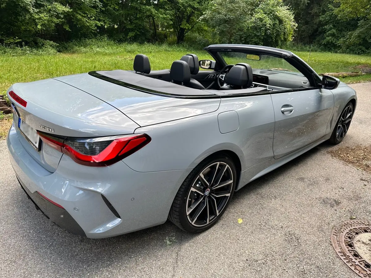 BMW 430i Cabrio 2023, extérieur — Cannes Luxury Car Rental, Cannes. BMW 430i Cabrio in Cannes La location de la BMW 430i Cabrio à Cannes permet de profiter…
