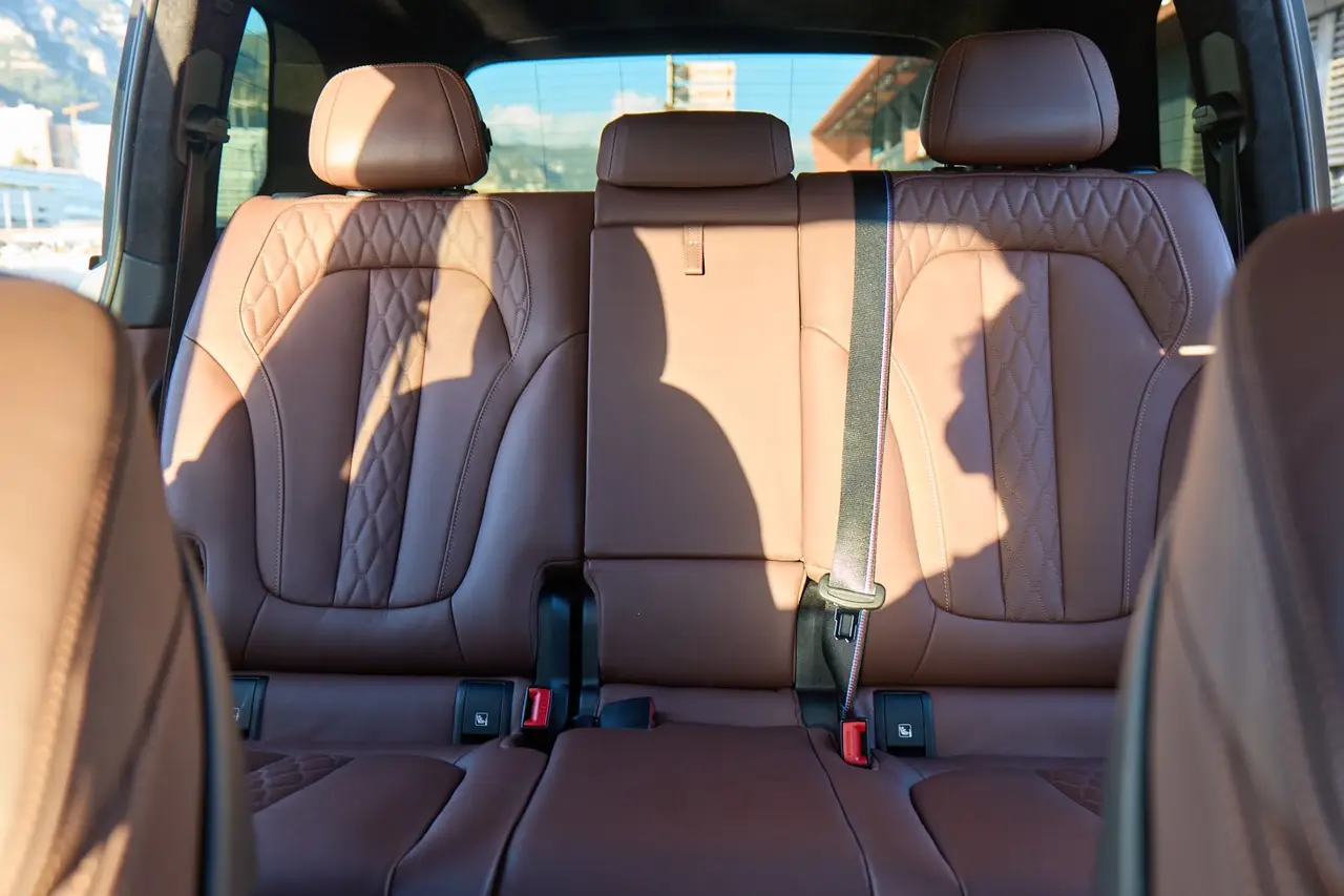 BMW X7 40d M 2024, tableau de bord — Cannes Luxury Car Rental, Cannes. BMW X7 40d M à Cannes La location d'un BMW X7 40d M à Cannes met à disposition un SUV de…