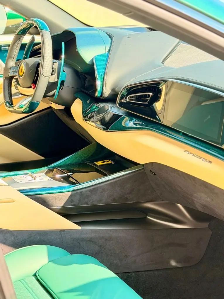 Ferrari Purosangue Atelier 2025, tableau de bord — Cannes Luxury Car Rental, Cannes. Ferrari Purosangue Atelier in Cannes Louer une Ferrari Purosangue Atelier à Cannes offre…