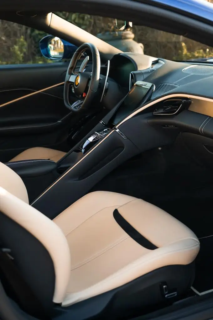 Ferrari Roma 2025, extérieur — Cannes Luxury Car Rental, Cannes. Ferrari Roma in Cannes Louer une Ferrari Roma à Cannes permet de profiter d'un modèle…