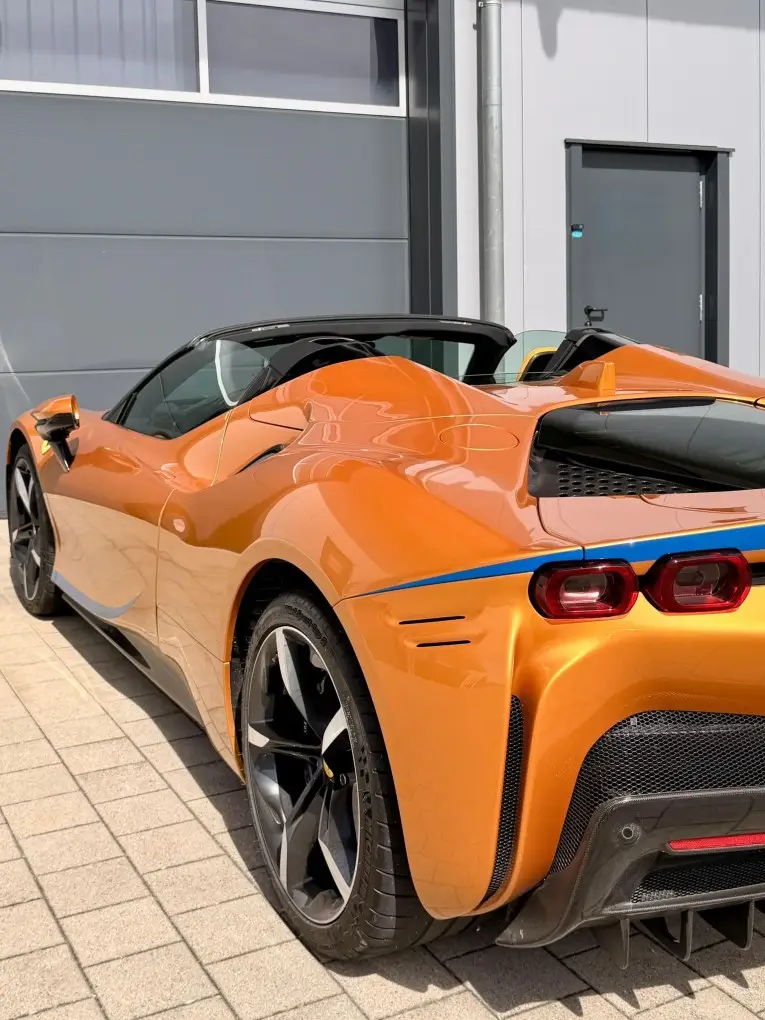 Ferrari SF90 Spider Tailor Made 2025, extérieur — Cannes Luxury Car Rental, Cannes. Ferrari SF90 Spider Tailor Made in Cannes La location d'une Ferrari SF90 Spider Tailor…
