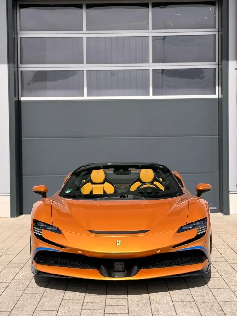 Ferrari SF90 Spider Tailor Made 2025, vue avant — Cannes Luxury Car Rental, Cannes. Ferrari SF90 Spider Tailor Made in Cannes La location d'une Ferrari SF90 Spider Tailor…