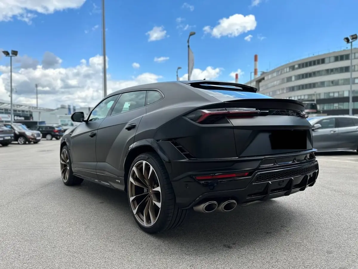 Lamborghini Urus S 2023, vue avant — Cannes Luxury Car Rental, Cannes. Lamborghini Urus S in Cannes La location d'un Lamborghini Urus S à Cannes permet de…
