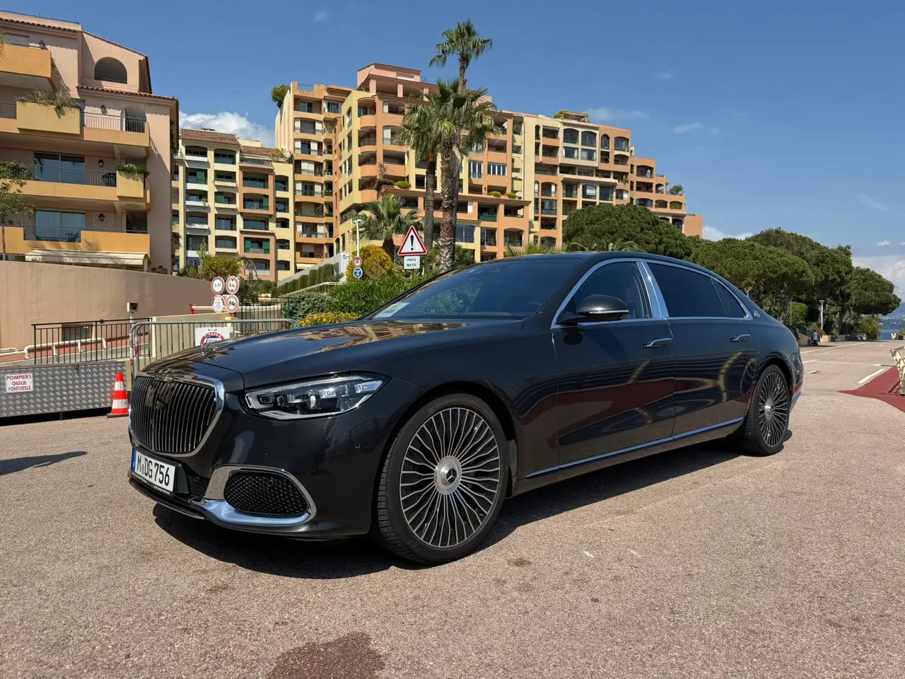 Maybach S580 2023, tableau de bord — Cannes Luxury Car Rental, Cannes. Maybach S580 in Cannes La location de la Maybach S580 à Cannes met à disposition une…
