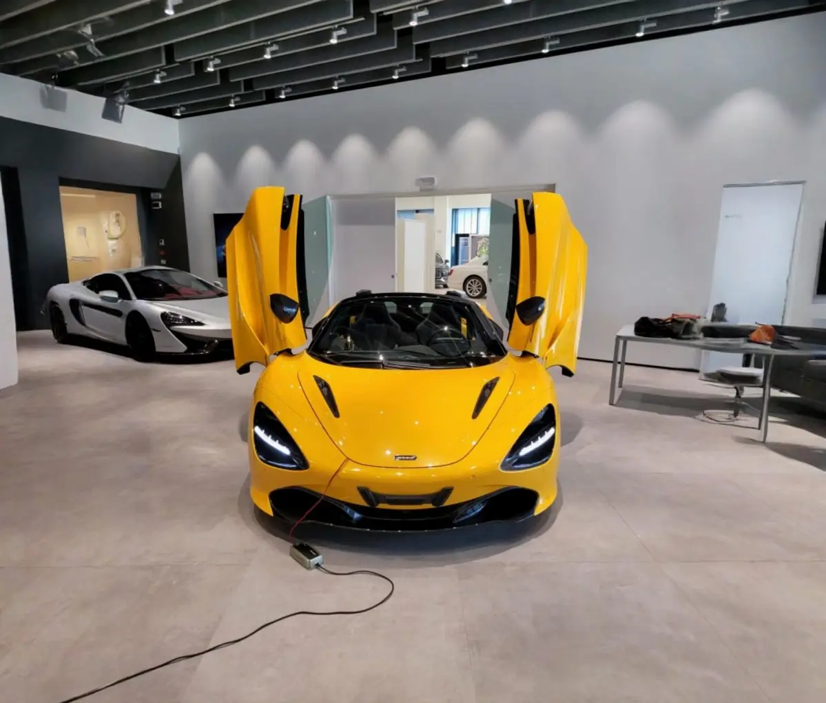 McLaren 720S Spider 2022, extérieur — Cannes Luxury Car Rental, Cannes. McLaren 720S Spider in Cannes Louer une McLaren 720S Spider à Cannes permet de profiter…