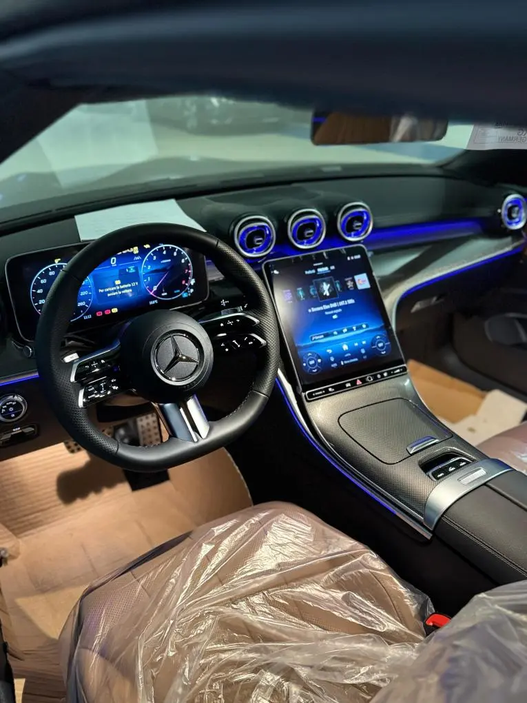 Mercedes Benz CLE 300 Cabriolet AMG Premium 2025, vue avant — Cannes Luxury Car Rental, Cannes. Mercedes Benz CLE 300 Cabriolet AMG Premium in Cannes Louer une Mercedes Benz CLE 300…
