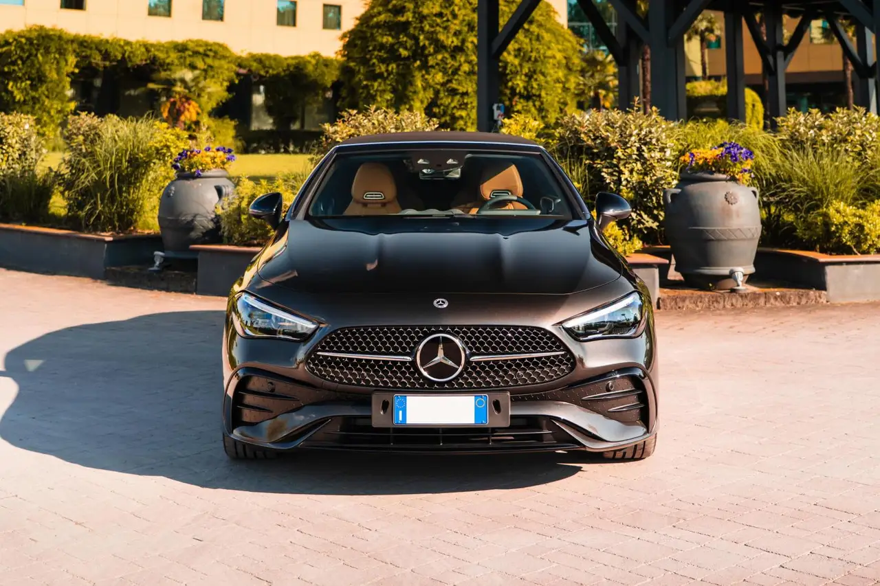 Mercedes Benz CLE 300 Cabriolet AMG Premium 2025, intérieur — Cannes Luxury Car Rental, Cannes. Mercedes Benz CLE 300 Cabriolet AMG Premium in Cannes Louer une Mercedes Benz CLE 300…
