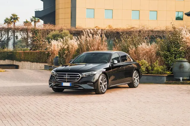 Mercedes Benz E-klasse 220d Premium Plus 2026 — Cannes Luxury Car Rental, Cannes