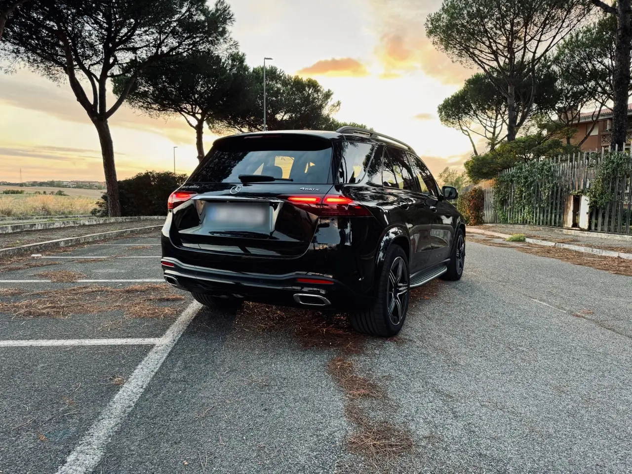 Mercedes Benz GLE 450 AMG 2024, vue arrière — Cannes Luxury Car Rental, Cannes. Mercedes Benz GLE 450 AMG in Cannes La location d'un Mercedes Benz GLE 450 AMG à Cannes…