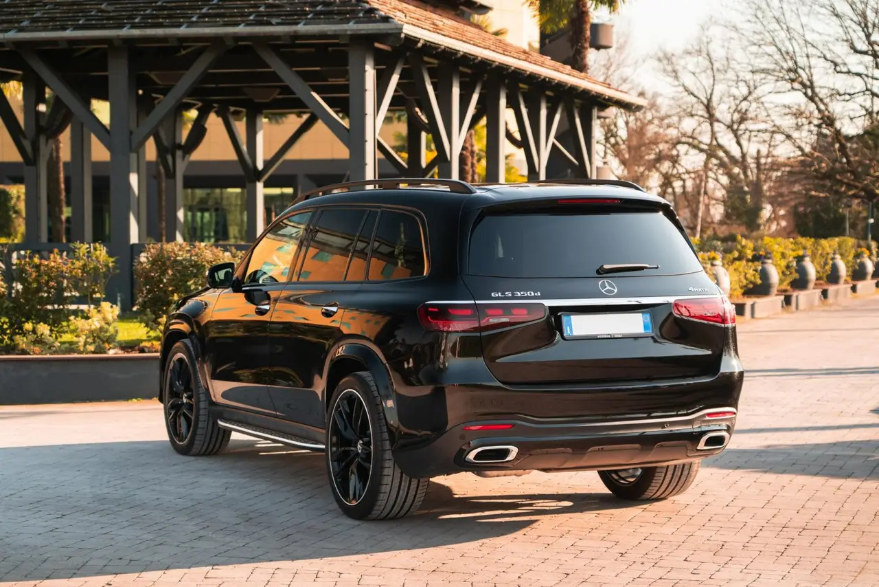 Mercedes Benz GLS-klasse 350 D Exclusive 7 Posti 2025, extérieur — Cannes Luxury Car Rental, Cannes. Mercedes Benz GLS-klasse 350 D Exclusive 7 Posti in Cannes La location d'un Mercedes Benz…