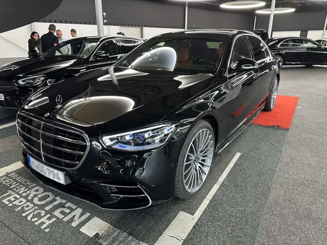 Mercedes Benz S-klasse S400 Long 4-Matic 2023 — Cannes Luxury Car Rental, Cannes