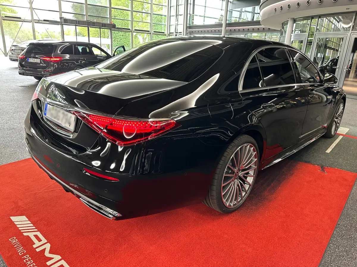 Mercedes Benz S-klasse S400 Long 4-Matic 2023, extérieur — Cannes Luxury Car Rental, Cannes. Mercedes Benz S-klasse S400 Long 4-Matic in Cannes Louer une Mercedes Benz S-klasse S400…