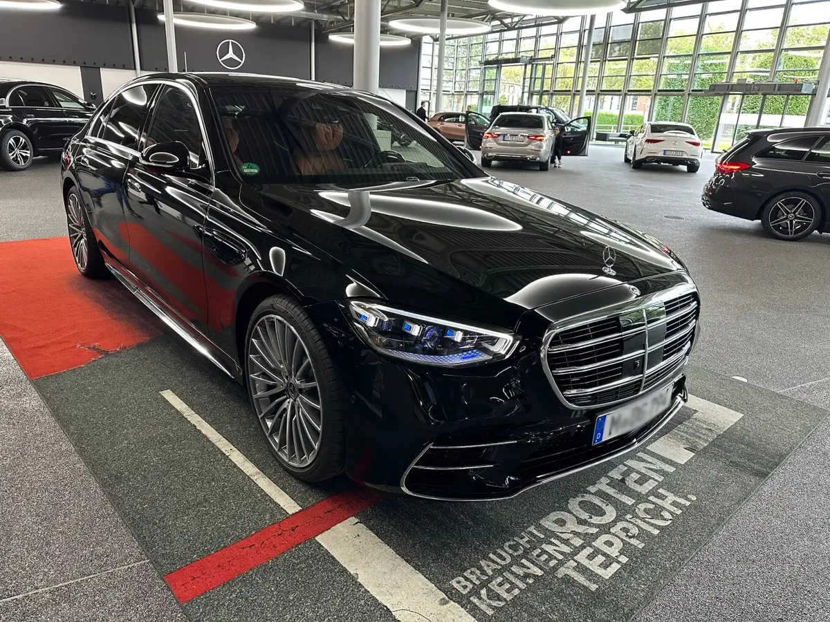 Mercedes Benz S-klasse S400 Long 4-Matic 2023, vue avant — Cannes Luxury Car Rental, Cannes. Mercedes Benz S-klasse S400 Long 4-Matic in Cannes Louer une Mercedes Benz S-klasse S400…