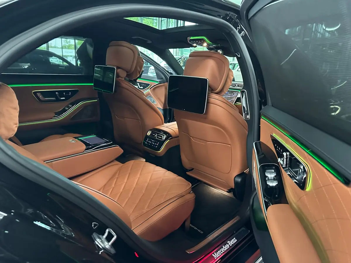 Mercedes Benz S-klasse S400 Long 4-Matic 2023, tableau de bord — Cannes Luxury Car Rental, Cannes. Mercedes Benz S-klasse S400 Long 4-Matic in Cannes Louer une Mercedes Benz S-klasse S400…