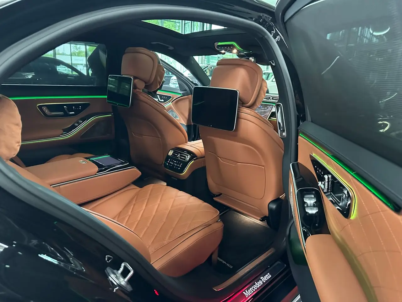 Mercedes Benz S-klasse S400 Long 4-Matic 2023, tableau de bord — Cannes Luxury Car Rental, Cannes. Mercedes Benz S-klasse S400 Long 4-Matic in Cannes Louer une Mercedes Benz S-klasse S400…