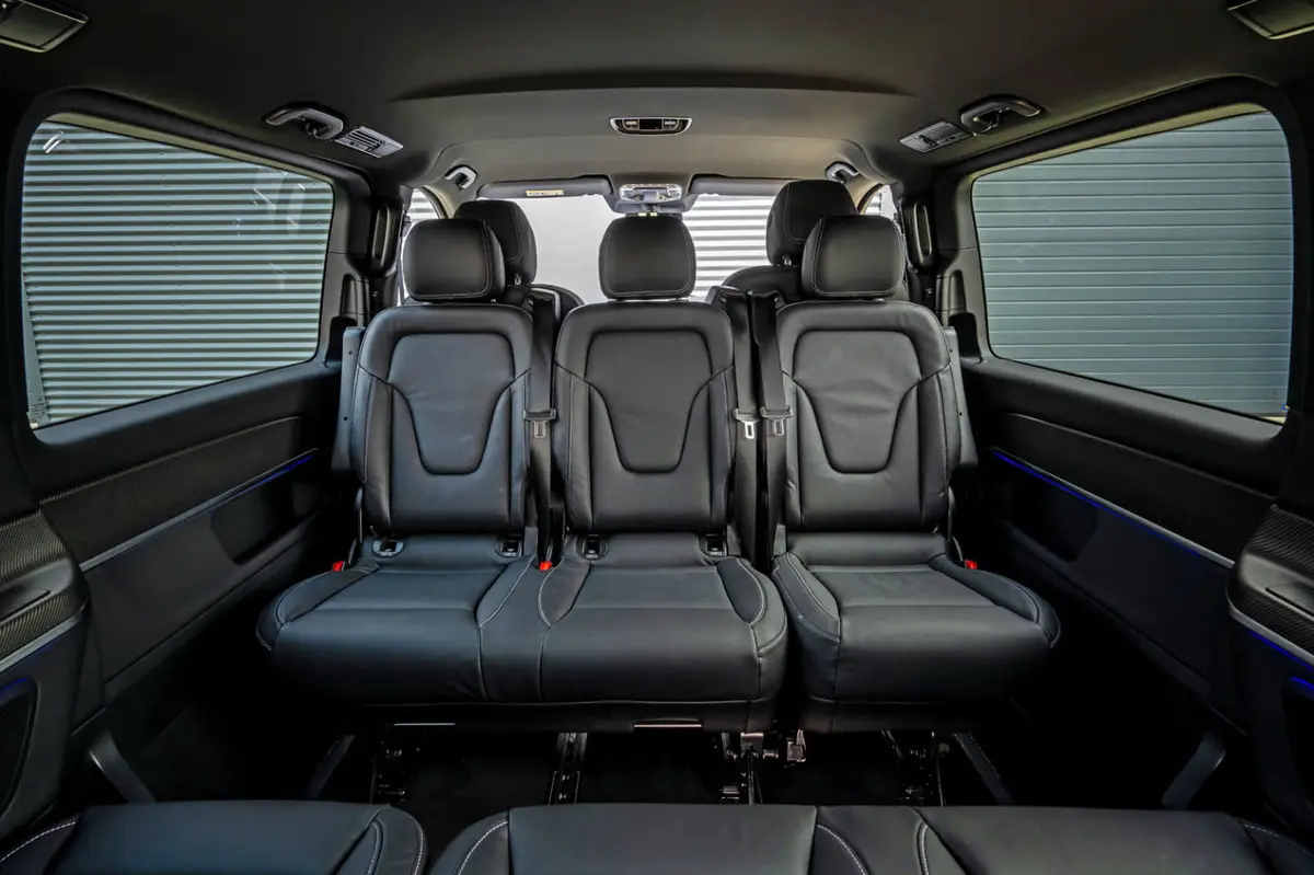 Mercedes Benz V300 8 seats 2025, intérieur — Cannes Luxury Car Rental, Cannes. Mercedes Benz V300 8 seats in Cannes Louer un Mercedes Benz V300 8 seats à Cannes offre…