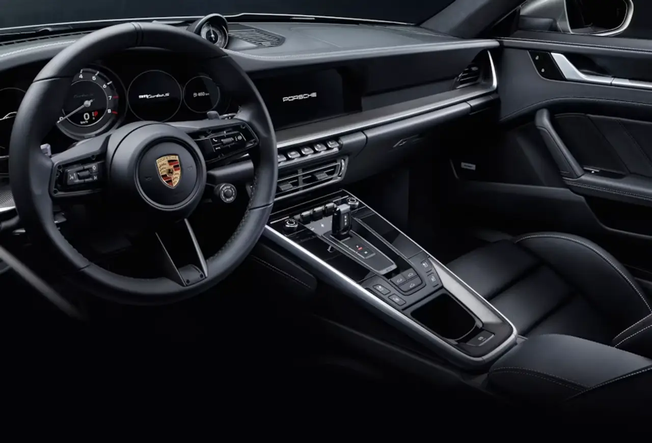 Porsche 992 Carrera 4 GTS Cabrio 2024, extérieur — Cannes Luxury Car Rental, Cannes. Porsche 992 Carrera 4 GTS Cabrio in Cannes La location d'une Porsche 992 Carrera 4 GTS…