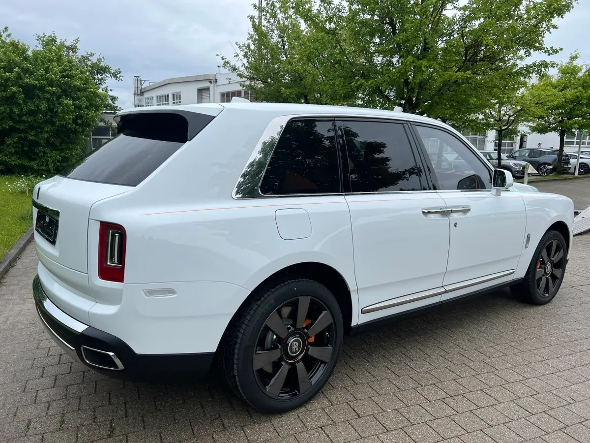 Rolls-Royce Cullinan 2022, exterior — Cannes Luxury Car Rental, Cannes. Rolls-Royce Cullinan in Cannes Hiring a Rolls-Royce Cullinan in Cannes provides an…