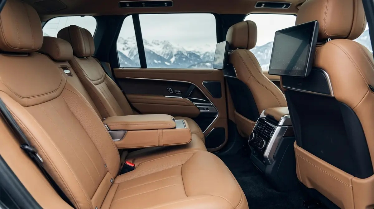 Rover Range Rover Autobiography P530 2026, tableau de bord — Cannes Luxury Car Rental, Cannes. Rover Range Rover Autobiography P530 in Cannes Louer un Rover Range Rover Autobiography…